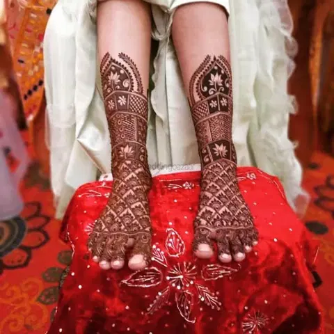 figure foot mehndi design
