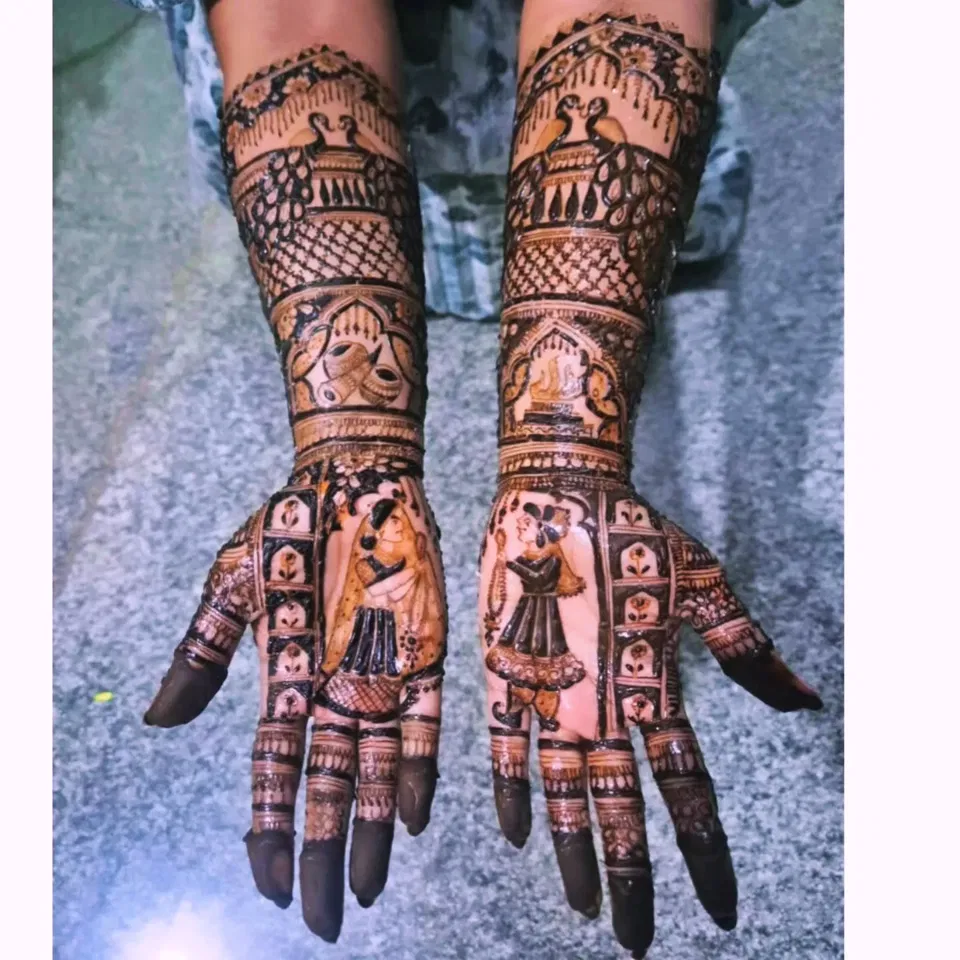 Mehndi Design with Figures