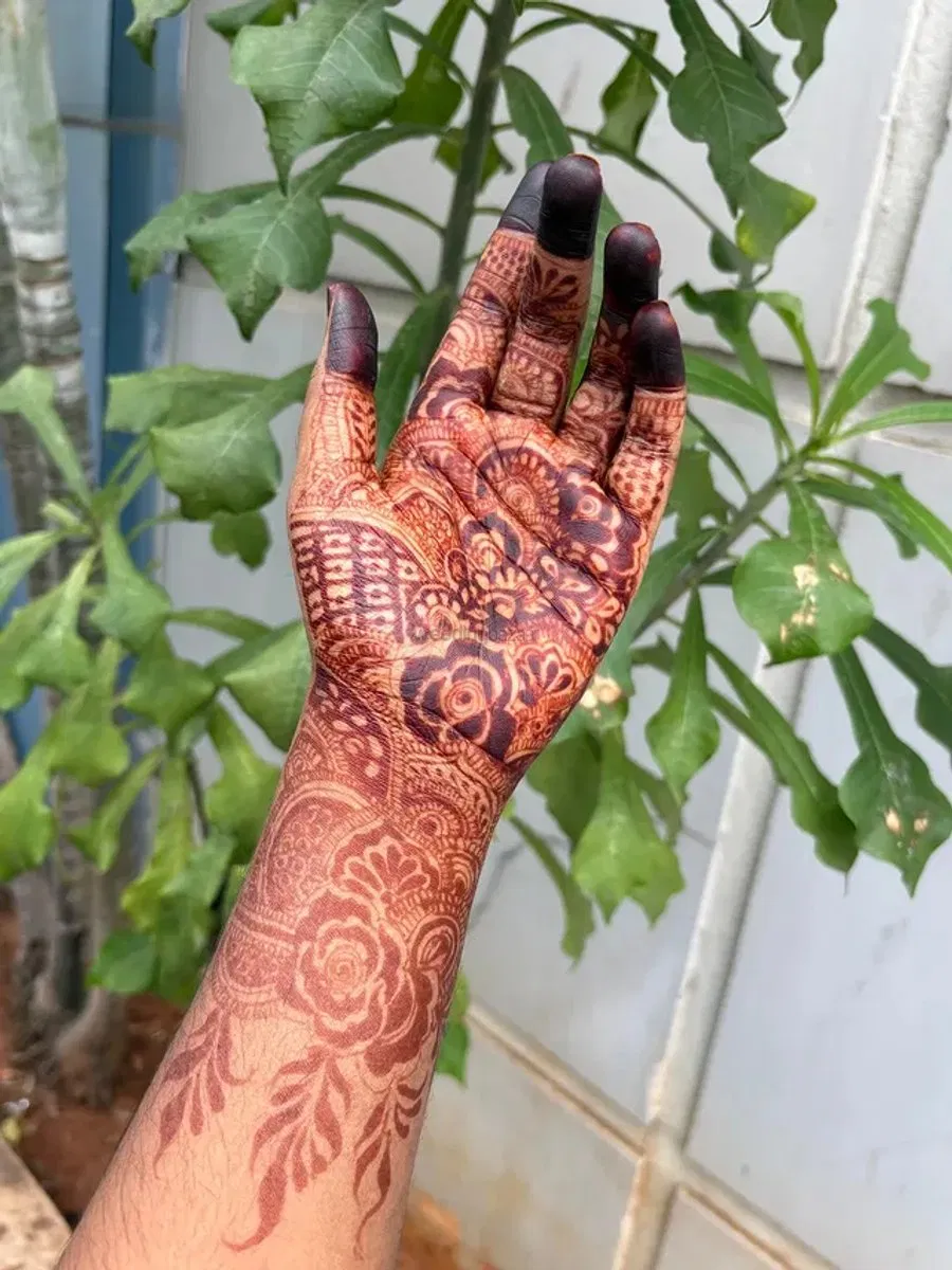 Front Hand Mehndi Design
