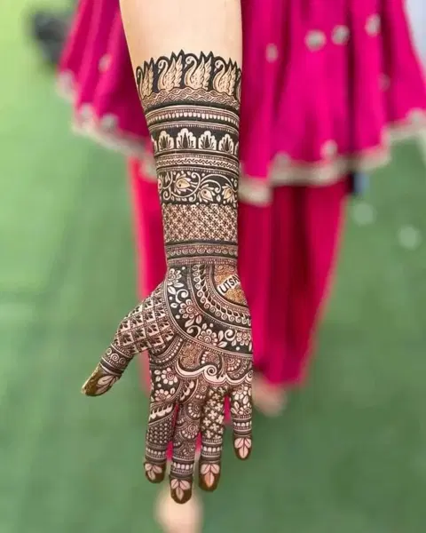 front hand mehndi design