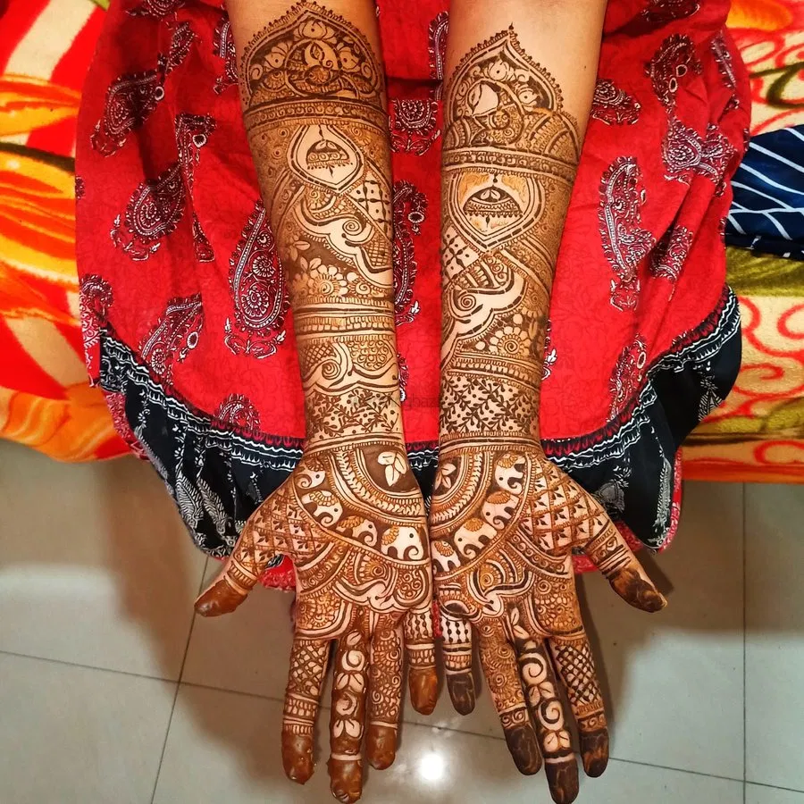 Front Hand Mehndi Design