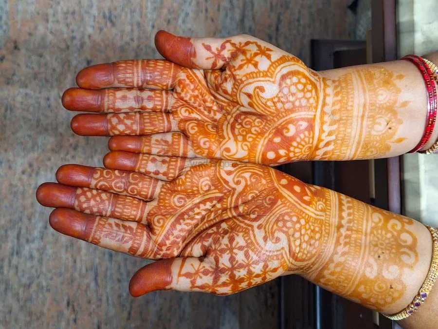 Back Hand Mehndi Design