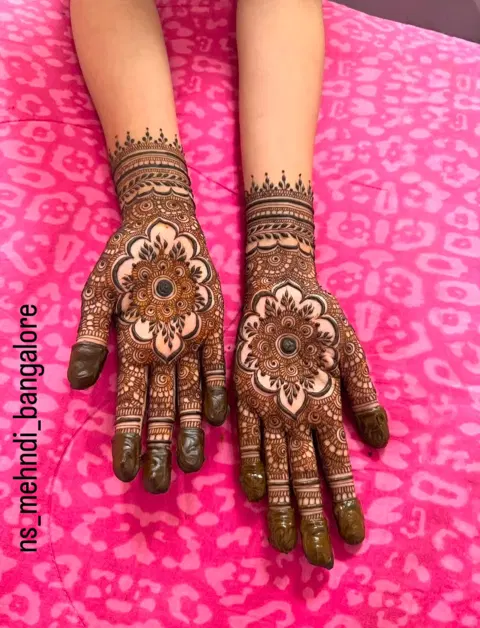 circle mehndi design