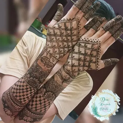 figure back hand mehndi design
