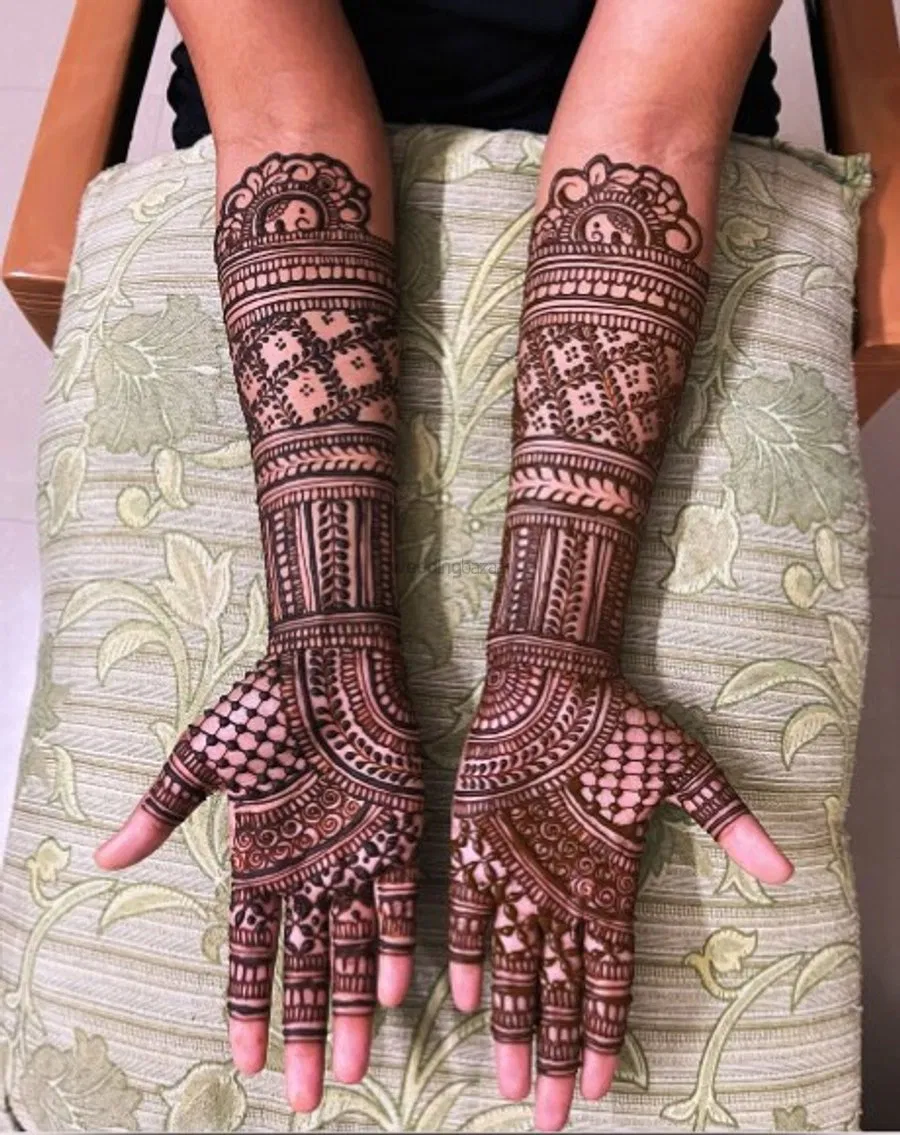 Front Hand Mehndi Design
