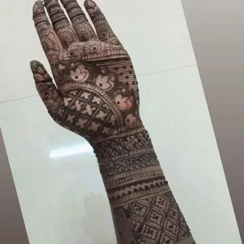 full hand mehndi design