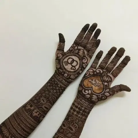 figure mehndi design