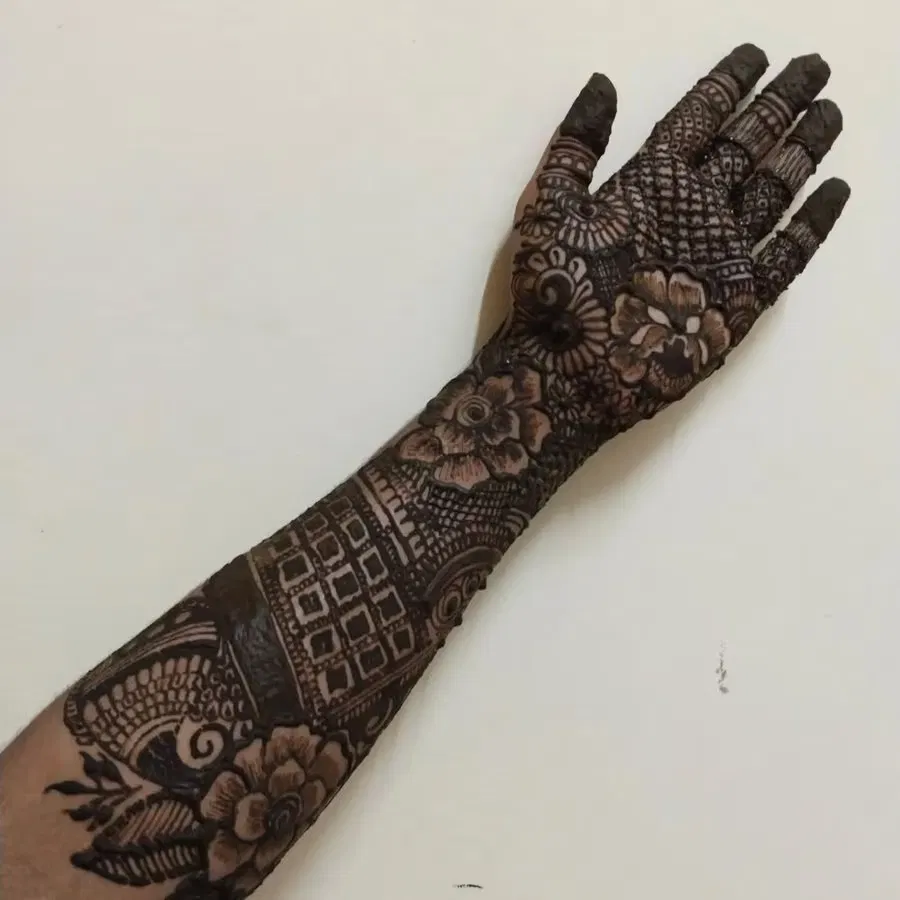 Back Hand Mehndi Design