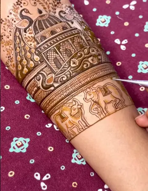 back hand mehndi design