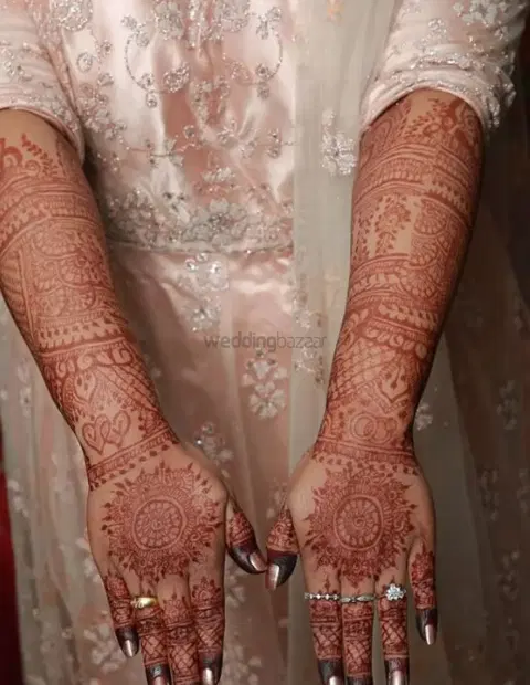 circle full hand mehndi design