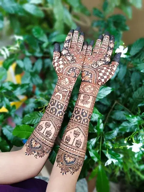 full hand mehndi design