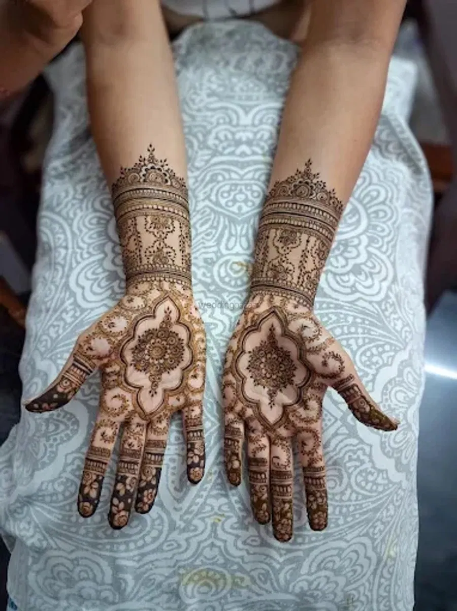 Front Hand Mehndi Design