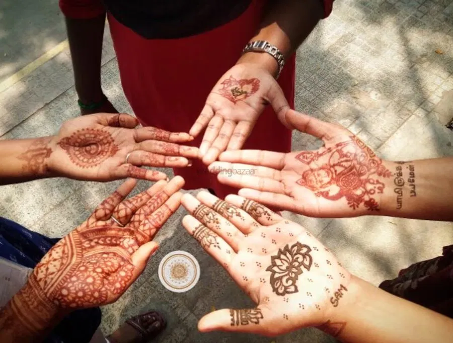 Simple Front Hand Mehndi Design