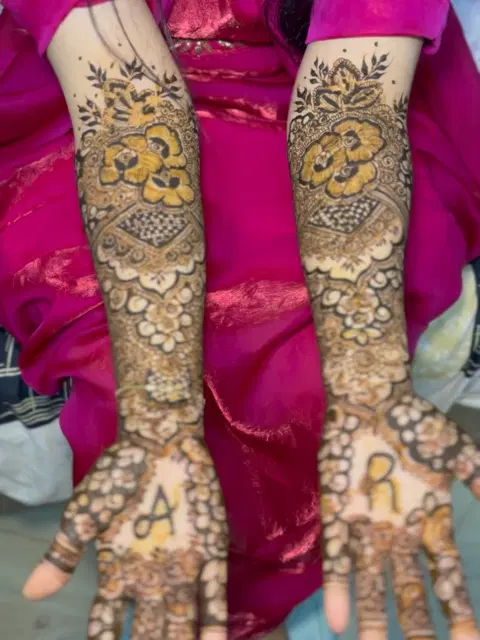 bridal back hand mehndi design