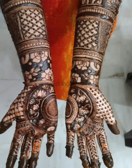 full hand mehndi design