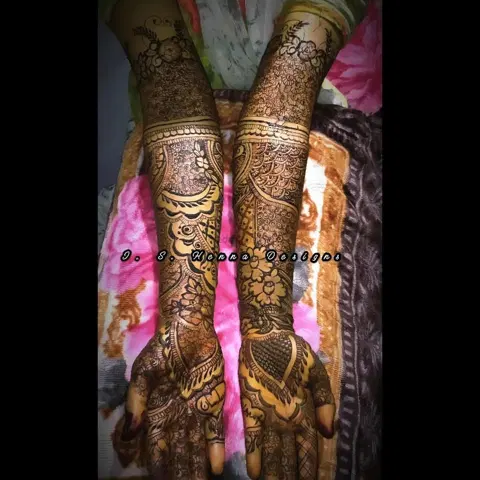 figure full hand mehndi design