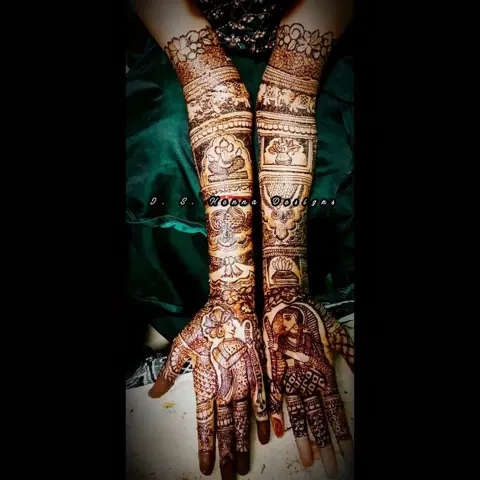 figure front hand mehndi design