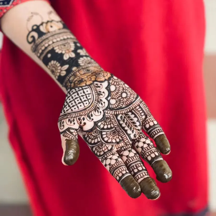 Front Hand Mehndi Design