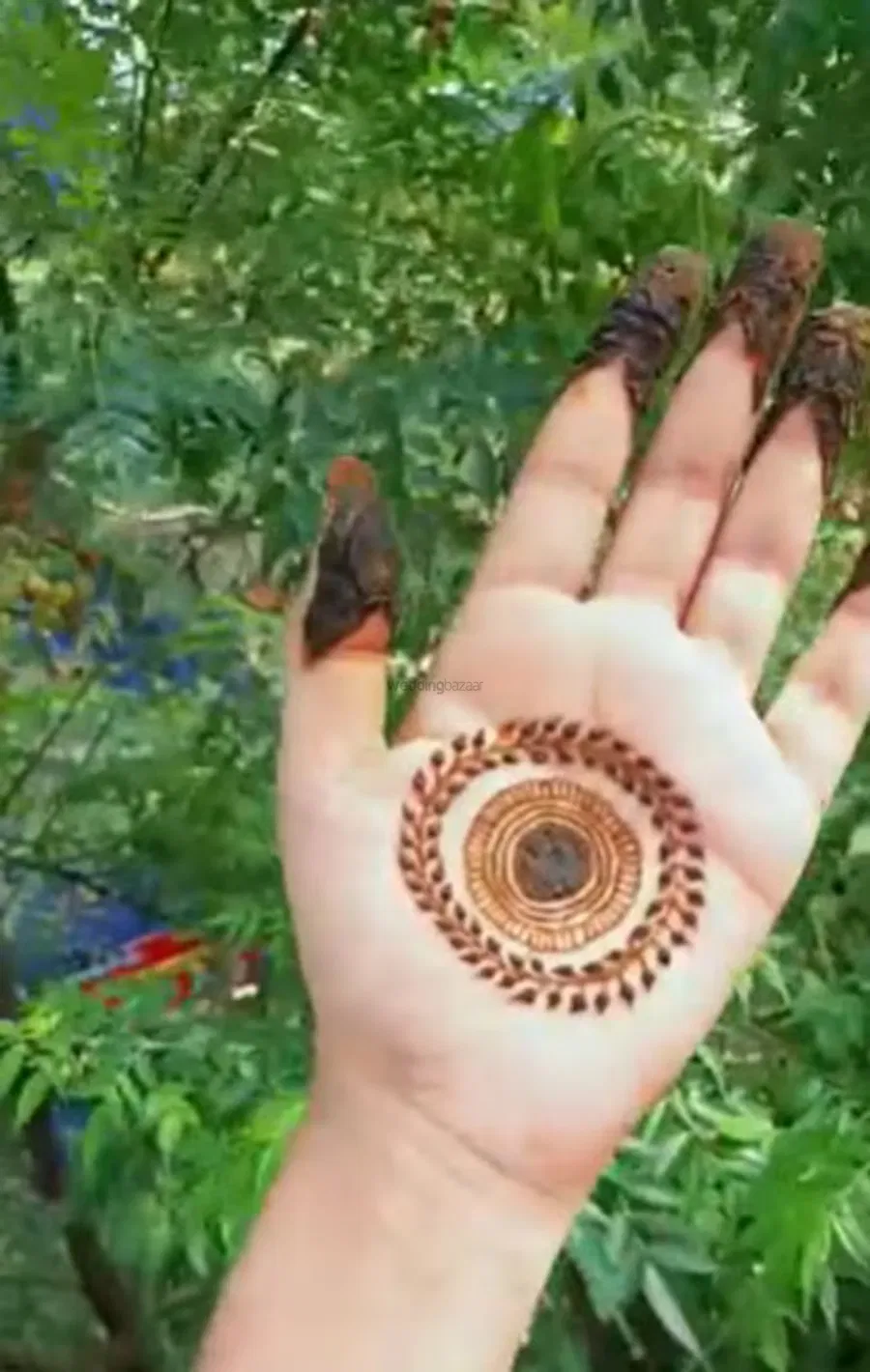Simple Front Hand Mehndi Design with Gol Tikki