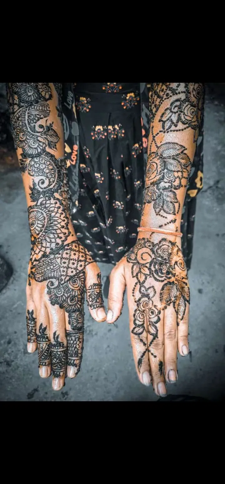 Front Hand Mehndi Design
