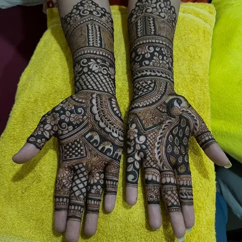 full hand mehndi design