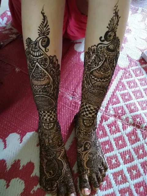 back hand mehndi design