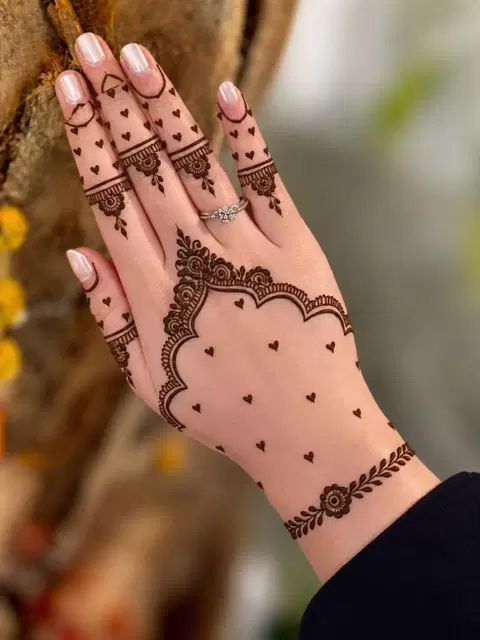 simple heart front hand mehndi design