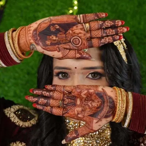 figure front hand mehndi design