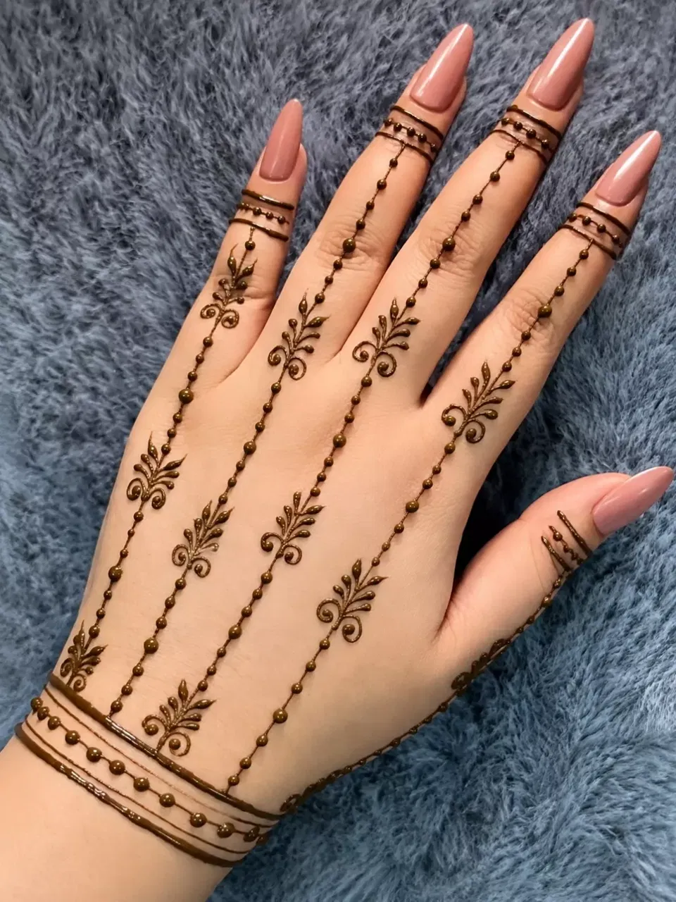 Simple Finger Mehndi Design