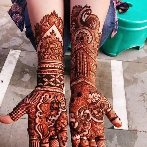 front hand mehndi design