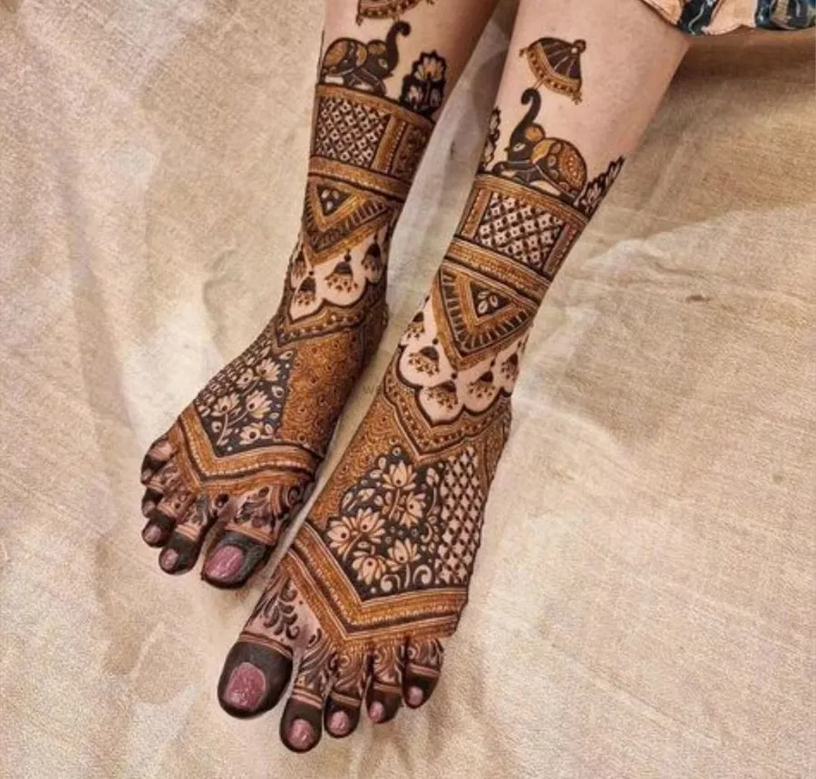 Foot Mehndi Design with Figures and Hearts
