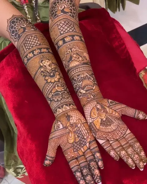 figure front hand mehndi design