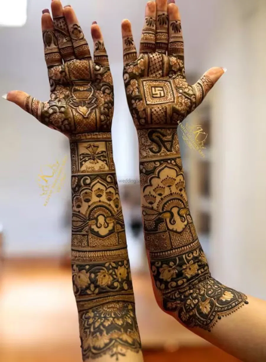 Front Hand Mehndi Design (2)
