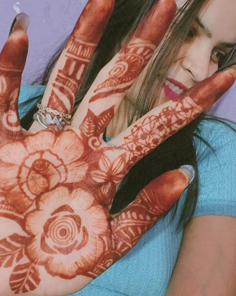 Front Hand Mehndi Design (3)