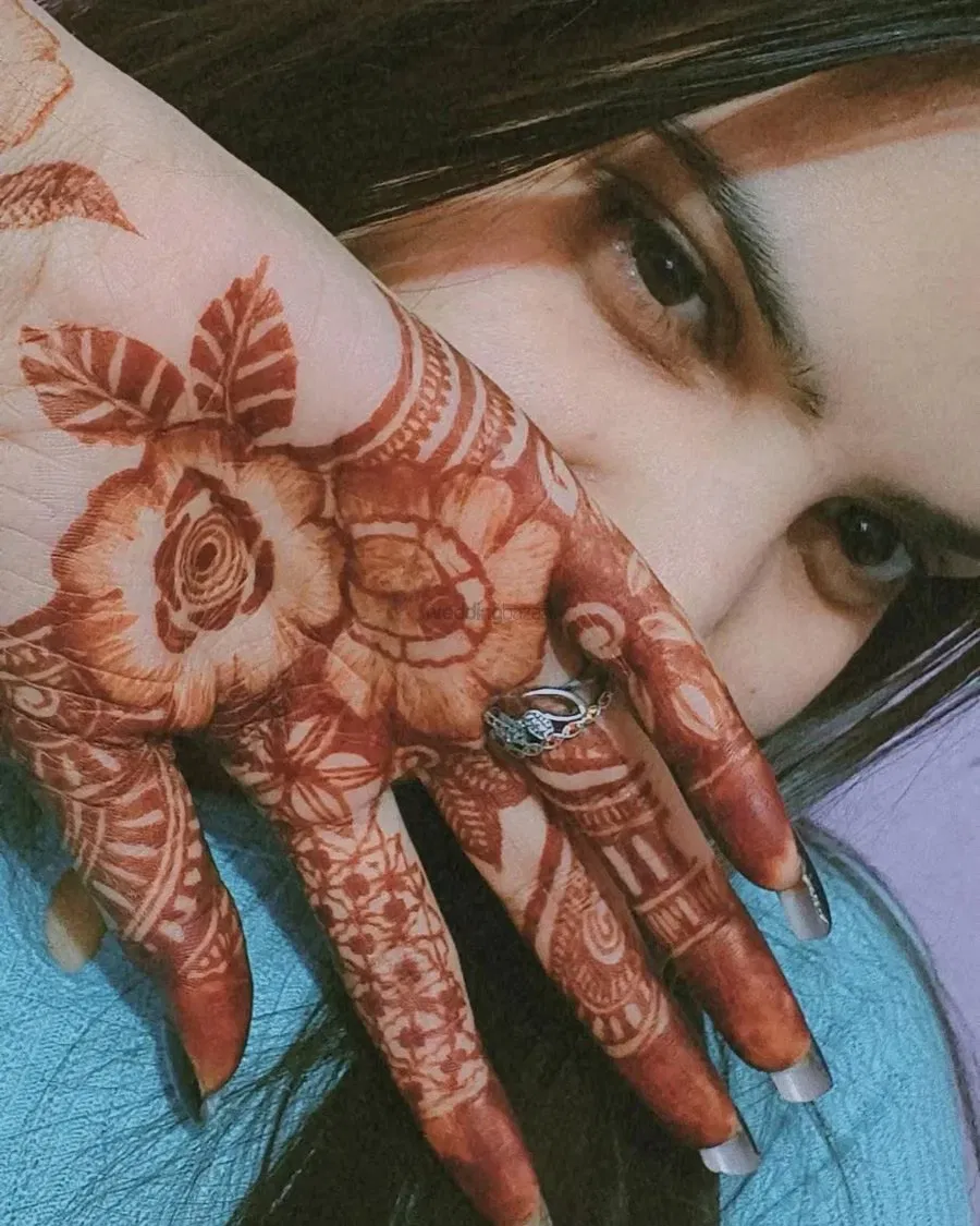 Simple Finger Mehndi Design