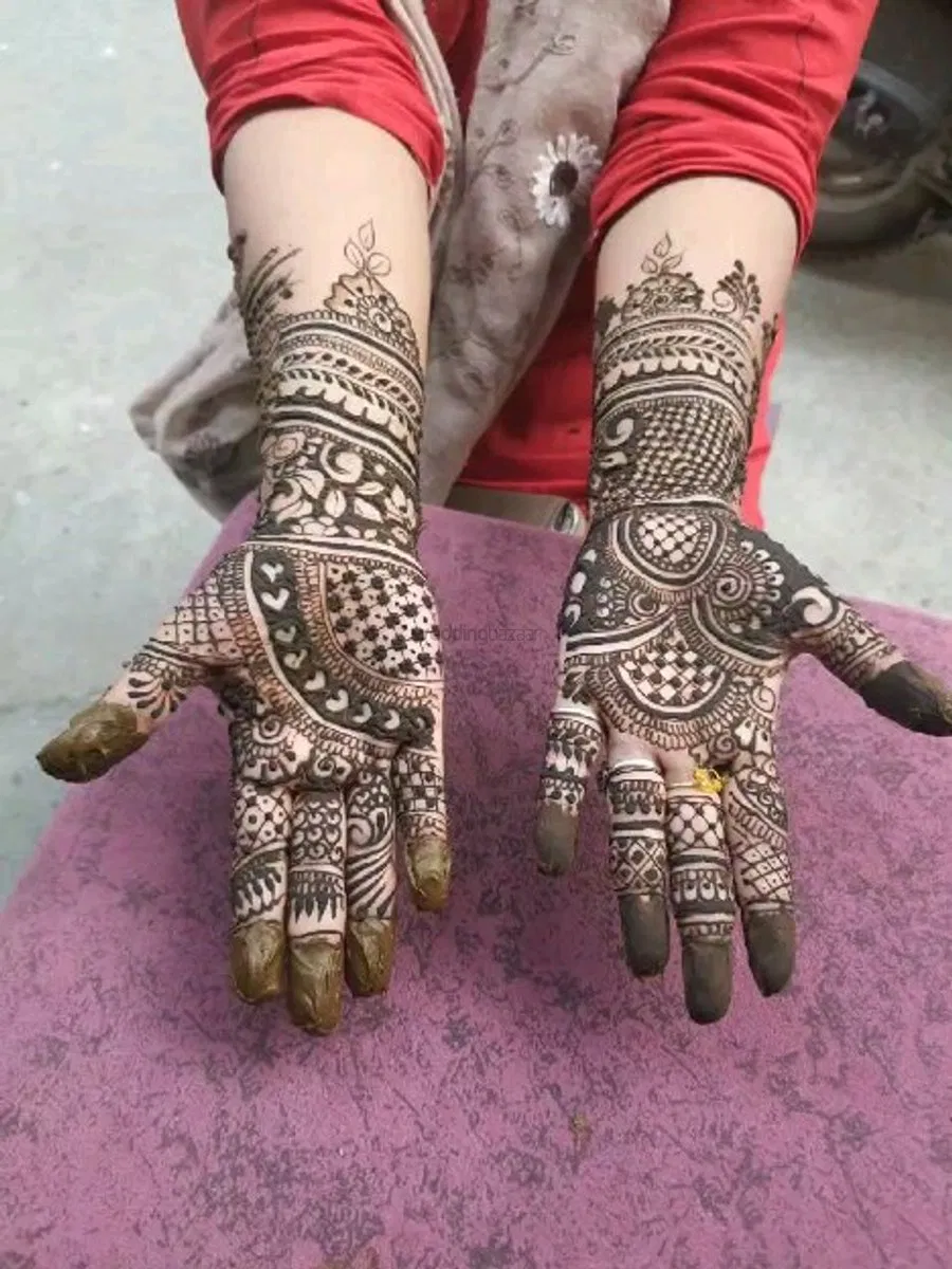 Back Hand Mehndi Design