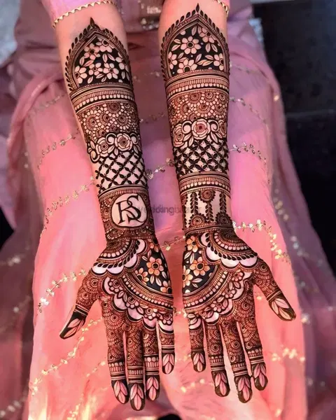 figure full hand mehndi design