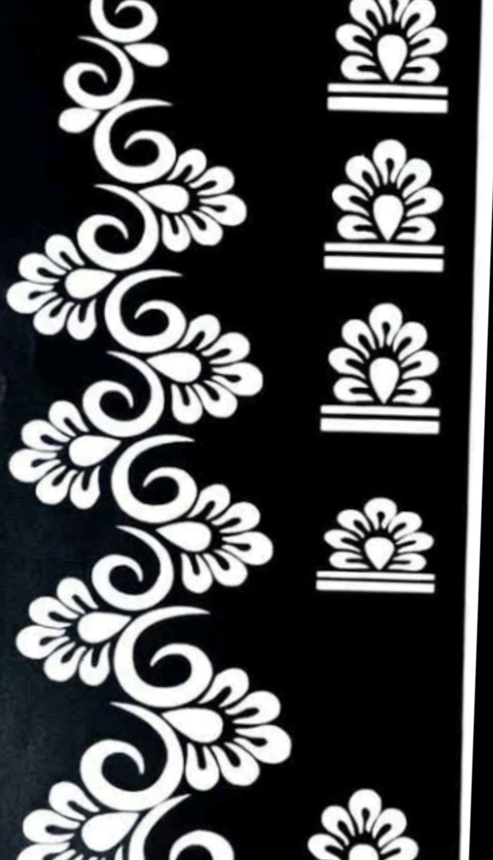 Arabic Simple Front Hand Mehndi Design with Gol Tikki and Lotus