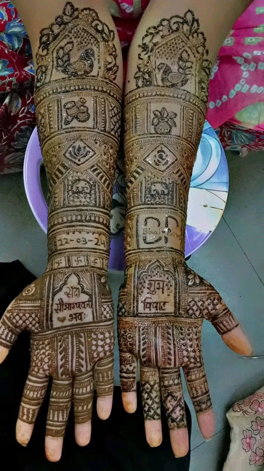 Heavy Front Hand Mehndi Design with Figures (2)