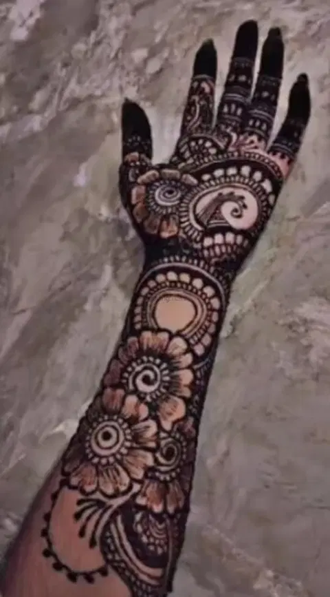 full hand mehndi design