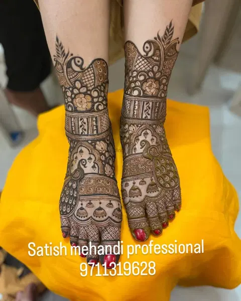 figure foot mehndi design