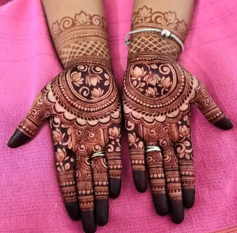 circle mehndi design