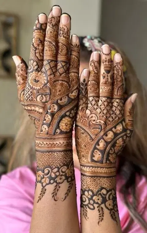 back hand mehndi design
