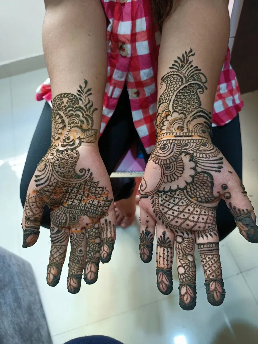 Front Hand Mehndi Design with Figures and Peacock (8)