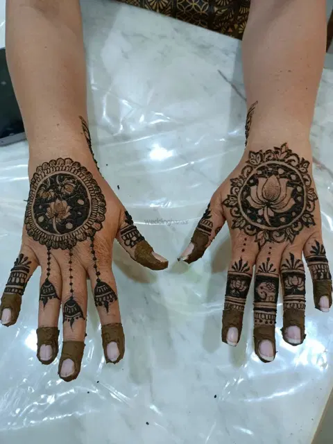 circle mehndi design