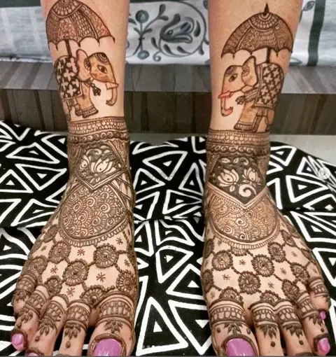 figure foot mehndi design