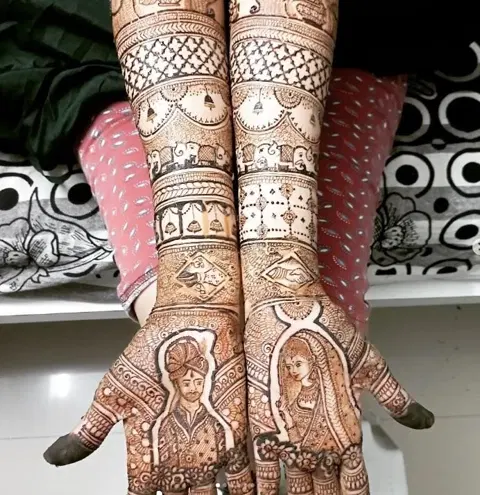 figure back hand mehndi design