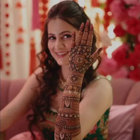 back hand mehndi design