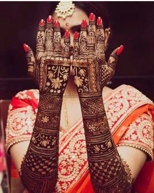 Full Hand Mehndi Design with Figures