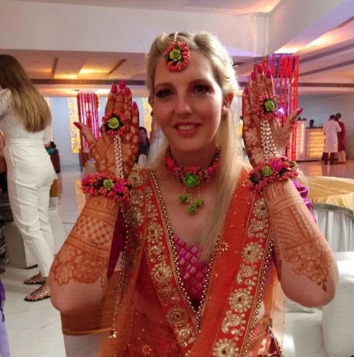 Back Hand Mehndi Design